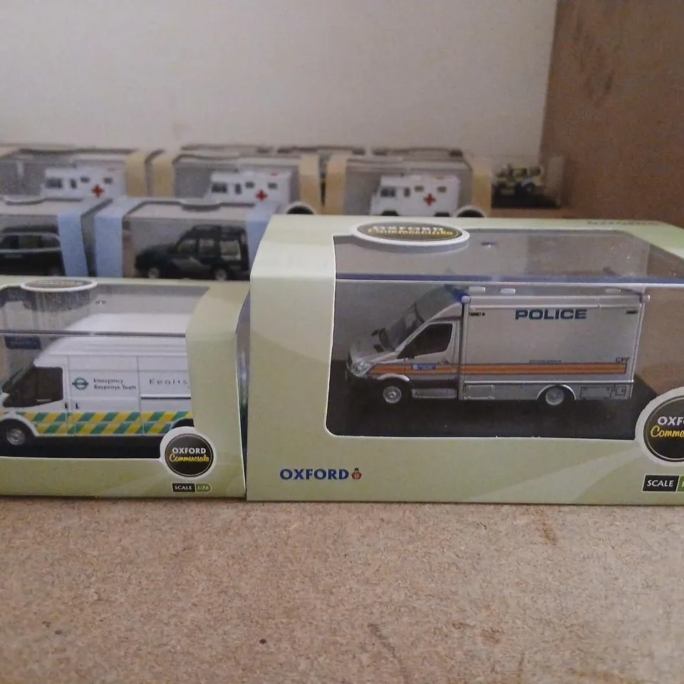 APPROXIMATELY 25 OXFORD DIECAST 1:76 EMERGENCY & POLICE VEHICLE COLLECTION