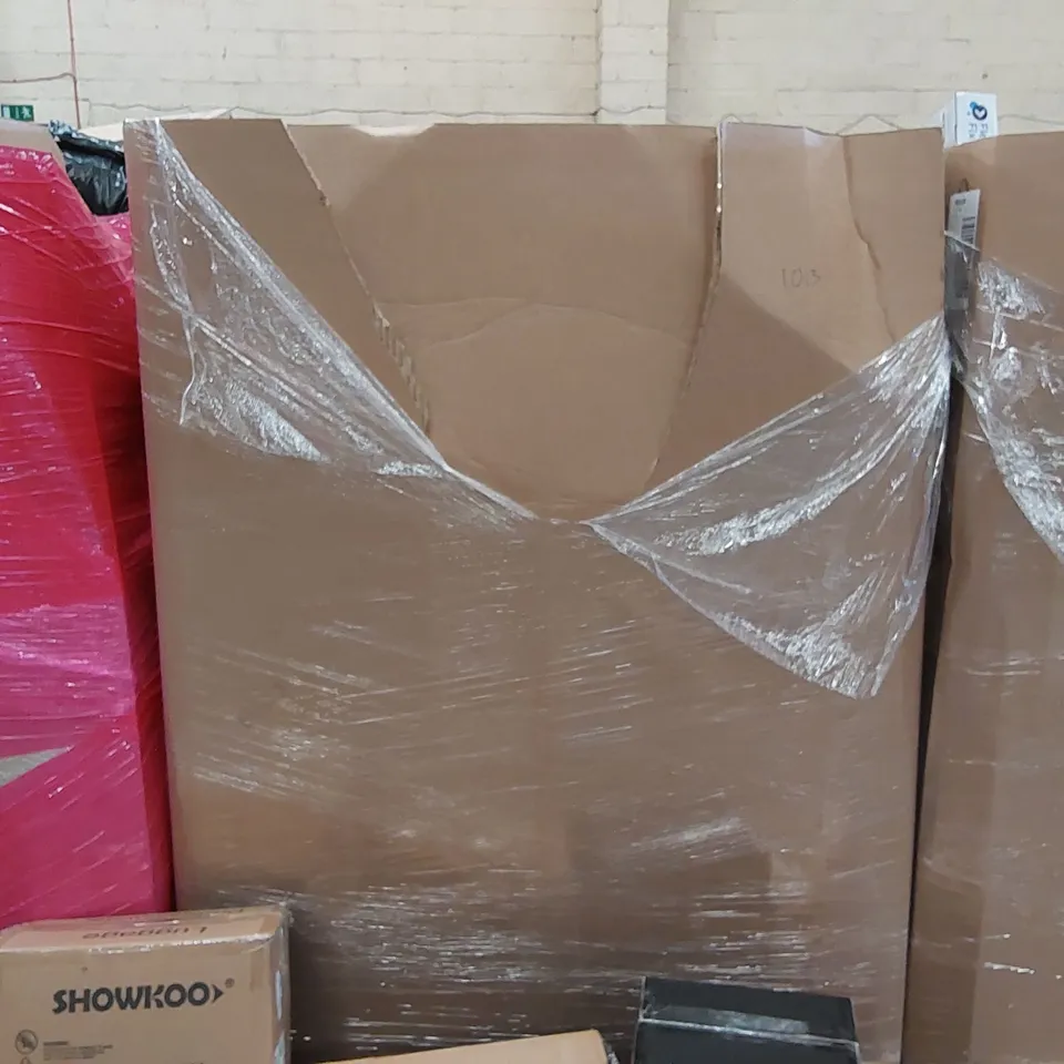 PALLET OF ASSORTED ITEMS INCLUDING: CARPET CLEANER MACHINE, ROTARY DEHUMIDIFIER, 6L FRUIT PRESS, SUITCASE, HIGH CHAIR