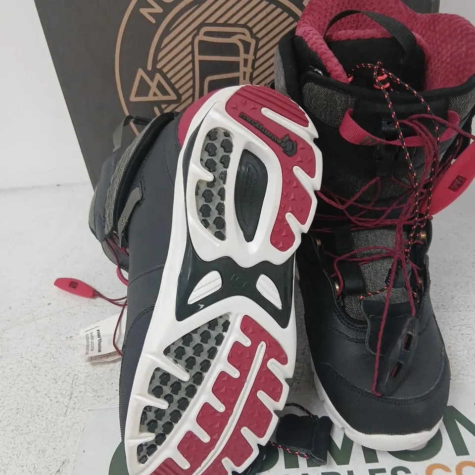 NORTHWAVE DECADE SL SNOWBOARD BOOTS, UK 10 (EU 45 / US 11.5) - BLACK/GREY WITH PINK LINING