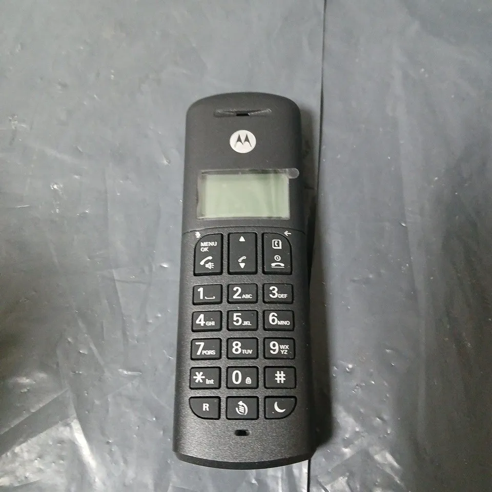 MOTOROLA E201 VOICE DIGITAL CORDLESS TELEPHONE – HANDSET WITH BASE