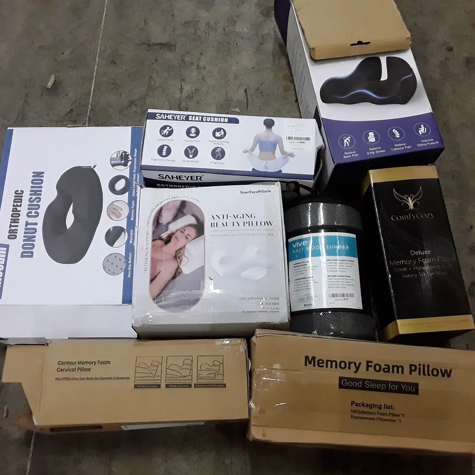PALLET CONTAINING ASSORTED PILLOWS & CUSHIONS INCLUDING MEMORY FOAM PILLOW, ANTI-AGING BEAUTY PILLOW, DONUT CUSHION, SEAT CUSHION, HALF MOON LUMBAR PILLOW