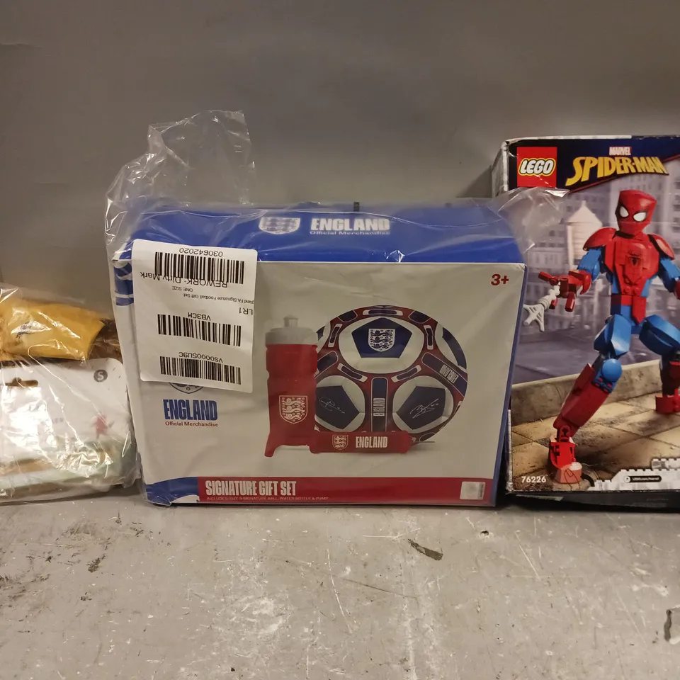 BOX OF APPROX 5 ASSORTED ITEMS TO INCLUDE - ENGLAND MERCHANDISE , LEGO MARVEL SPIDERMAN , JOULES OUTWIT THE WEATHER ETC