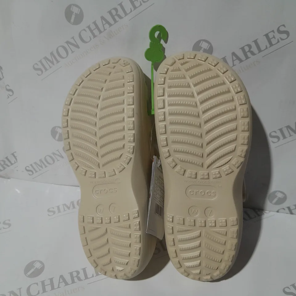 CROCS BAYA PLATFORM CLOG - ULK 5 