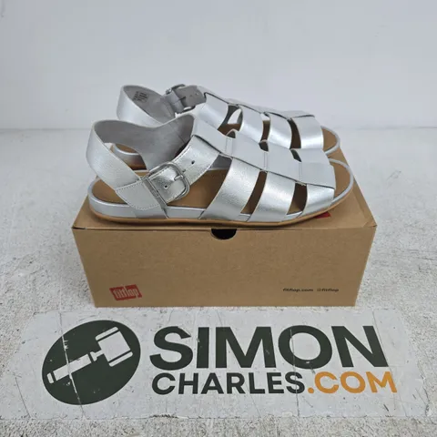 BOXED PAIR OF FITFLOP GRACIE LEATHER FISHERMAN SANDALS – SILVER, UK 7