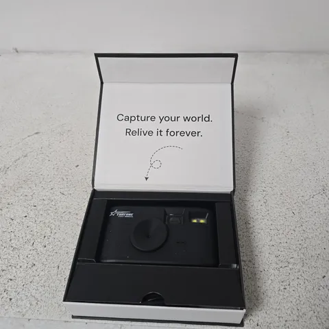 THATONE STREET DIGITAL CAMERA – BLACK 