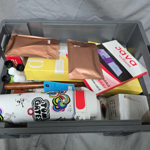 APPROXIMATELY 20 ASSORTED HOUSEHOLD ITEMS TO INCLUDE FLASK, DISHWASHER SHEETS AND PRITT STICK