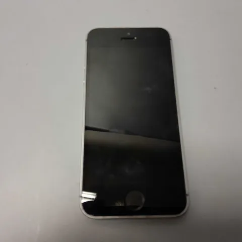 BOXED APPLE IPHONE SE SMARTPHONE