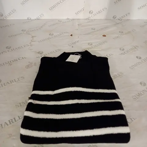 IN THE STYLE BELTED JUMPER DRESS - SIZE 14/16