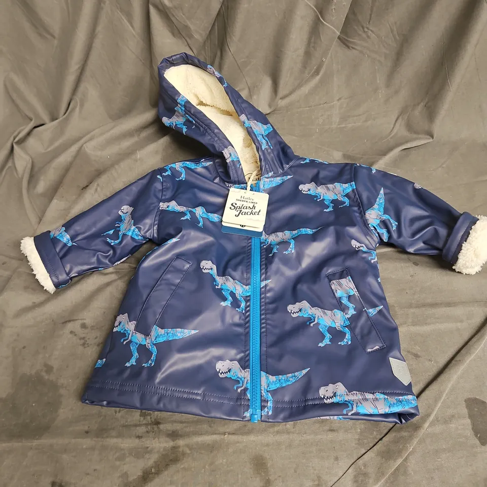 HATLEY KIDS SHERPA LINED SPLASH JACKET IN BLUE DINOSAUR SIZE 2