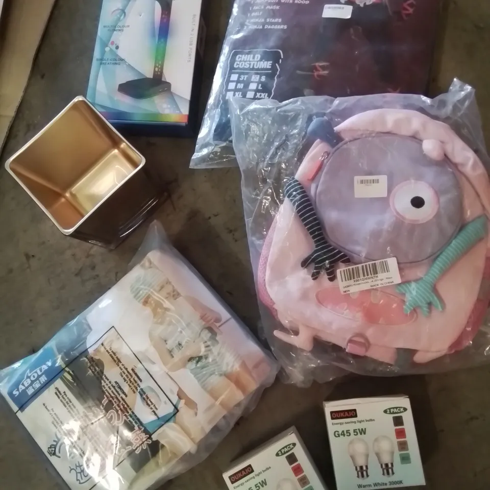 PALLET OF ASSORTED ITEMS TO INCLUDE, RGB HEADSET STAND, NINJA DRESS UP SET, GAGAKA KINDER RUCKSACS, SWIMMING AID, 5W LED BULBS, OVER DOOR HANGER, CRAFT ITEMS.