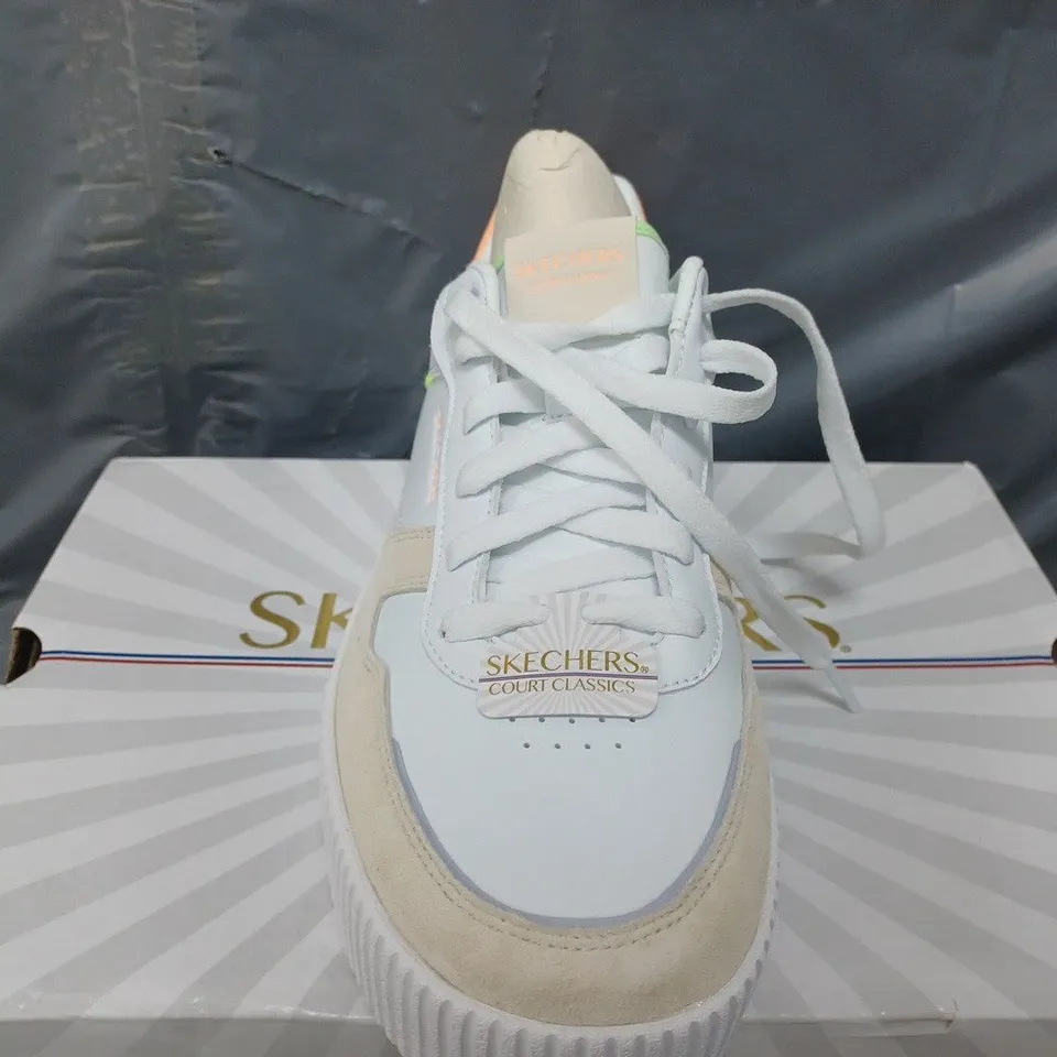 BOXED SKECHERS COURT CLASSIC TRAINERS IN WHITE - UK 7
