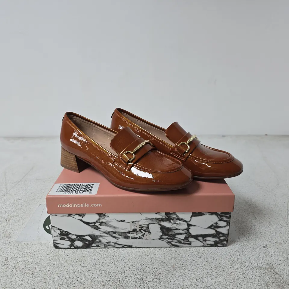 MODA IN PELLE WOMEN'S BROWN PATENT LEATHER LOAFERS WITH BUCKLE DETAIL – BOXED SIZE 7