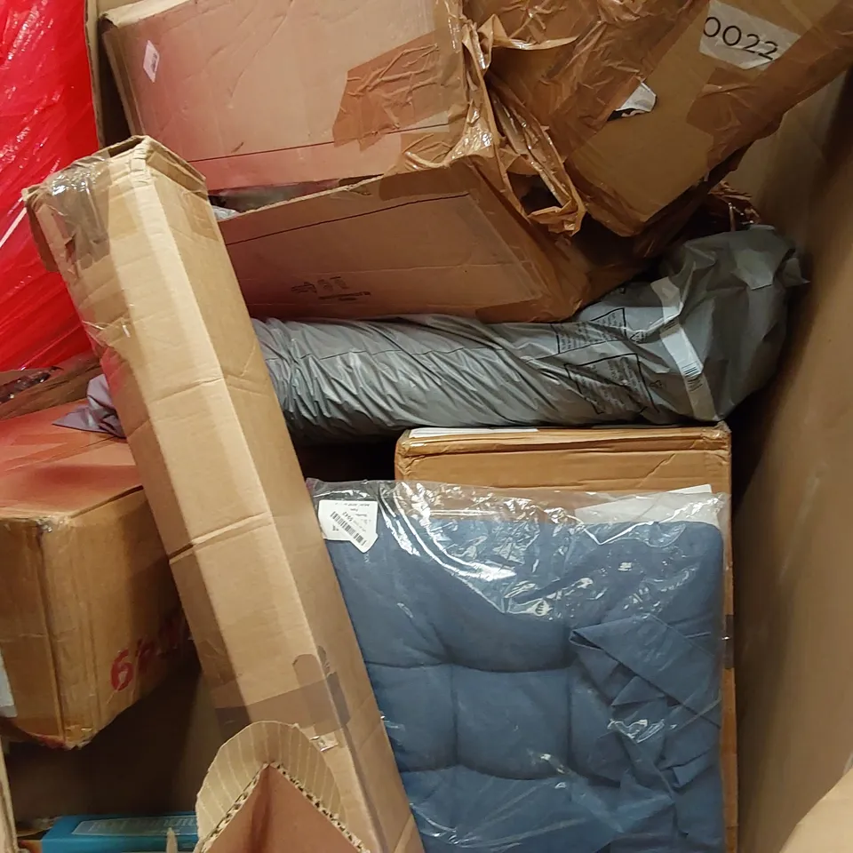 PALLET OF ASSORTED CONSUMER PRODUCTS TO INCLUDE: AIR FRYER, ELECTRIC BLANKETS, TOWER FAN, TOILET SEAT ECT