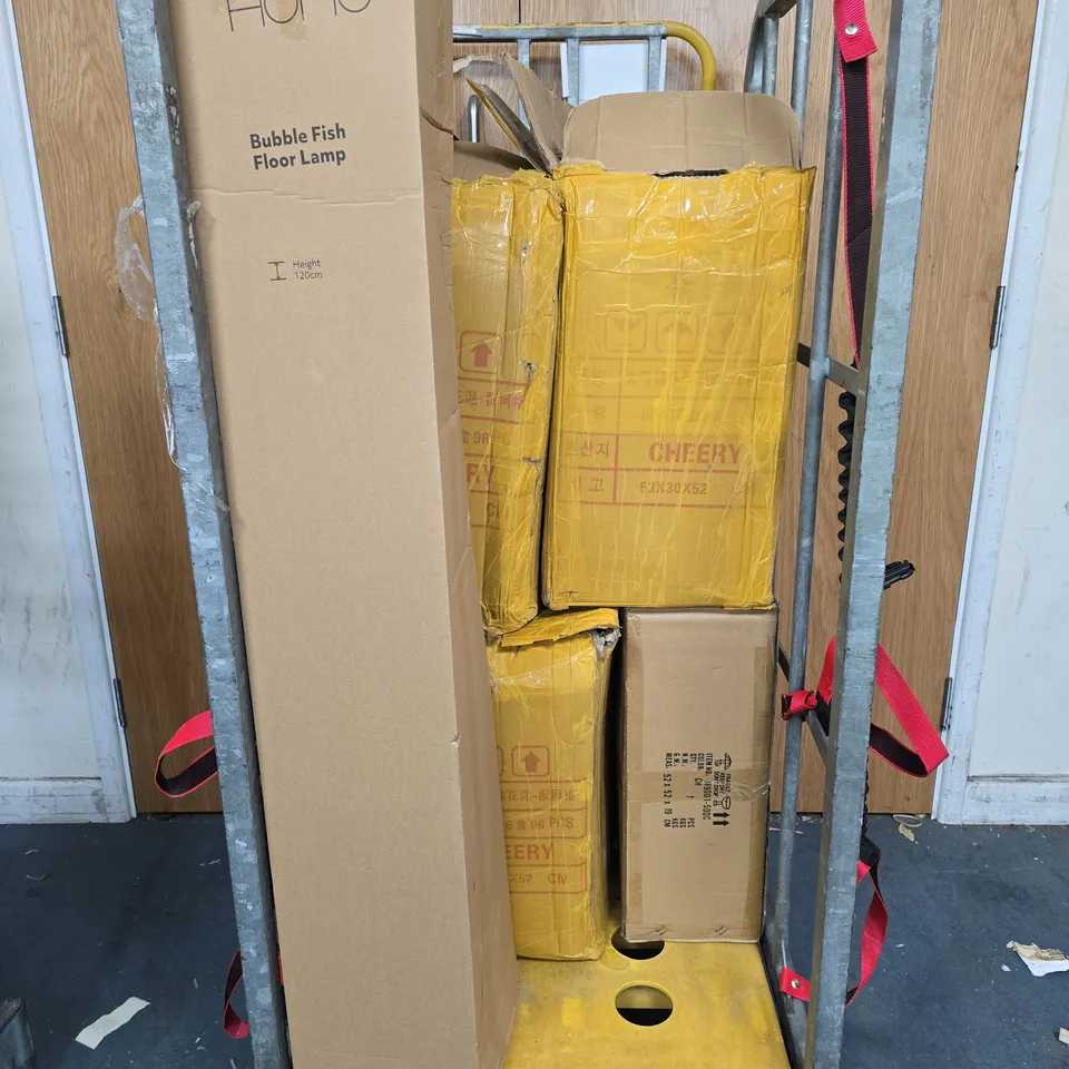 CAGE OF APPROXIMATELY 5 ASSORTED ITEMS TO 96-PIECE MUD BUBBLES MULTIPACK, BUBBLE FISH FLOOR LAMP, ETC - COLLECTION ONLY