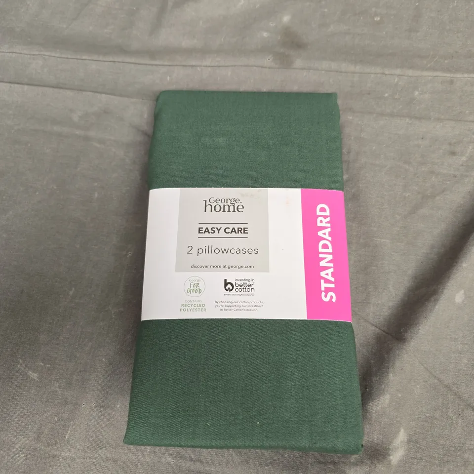 LARGE BOX OF APROX 100 ASSORTED EASY CARE PILLOW CASES 