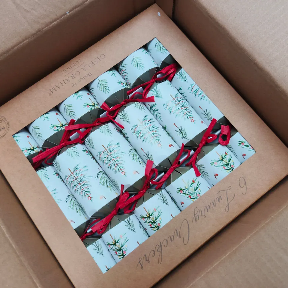 6 BOXES OF GISELA GRAHAM LUXURY CHRISTMAS CRACKERS (6 CRACKERS IN EACH BOX)
