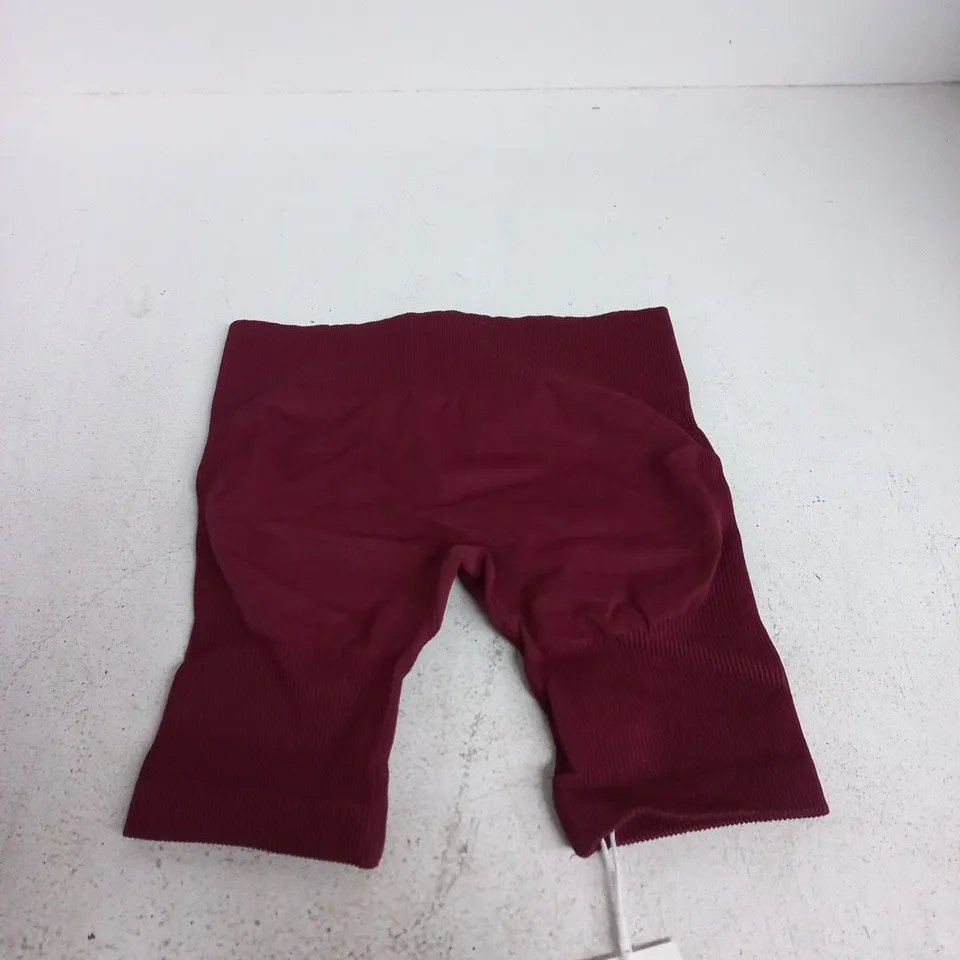 THRIVIN ELEVATE SCULPTING MID-WAIST SCRUNCH SHORTS – BURGUNDY SIZE S