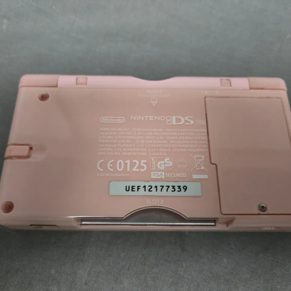 NINTENDO DS LITE CONSOLE IN LIGHT PINK