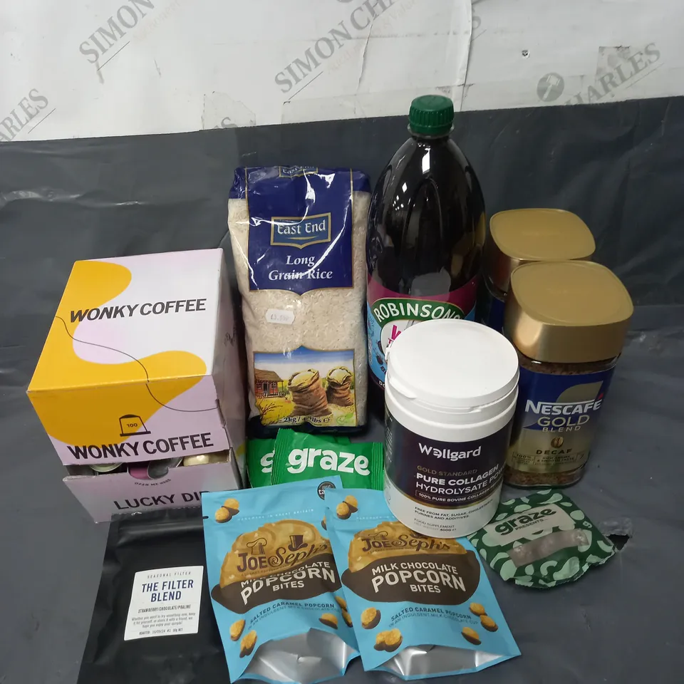 APPROXIMATELY 10 ASSORTED FOOD & DRINK ITEMS TO INCLUDE -  NESCAFE GOLD DECAF - WONKY COFFEE LUCKY DIP CAPSULES - WELLGARD PURE COLLAGEN POWDER - ETC - COLLECTION ONLY
