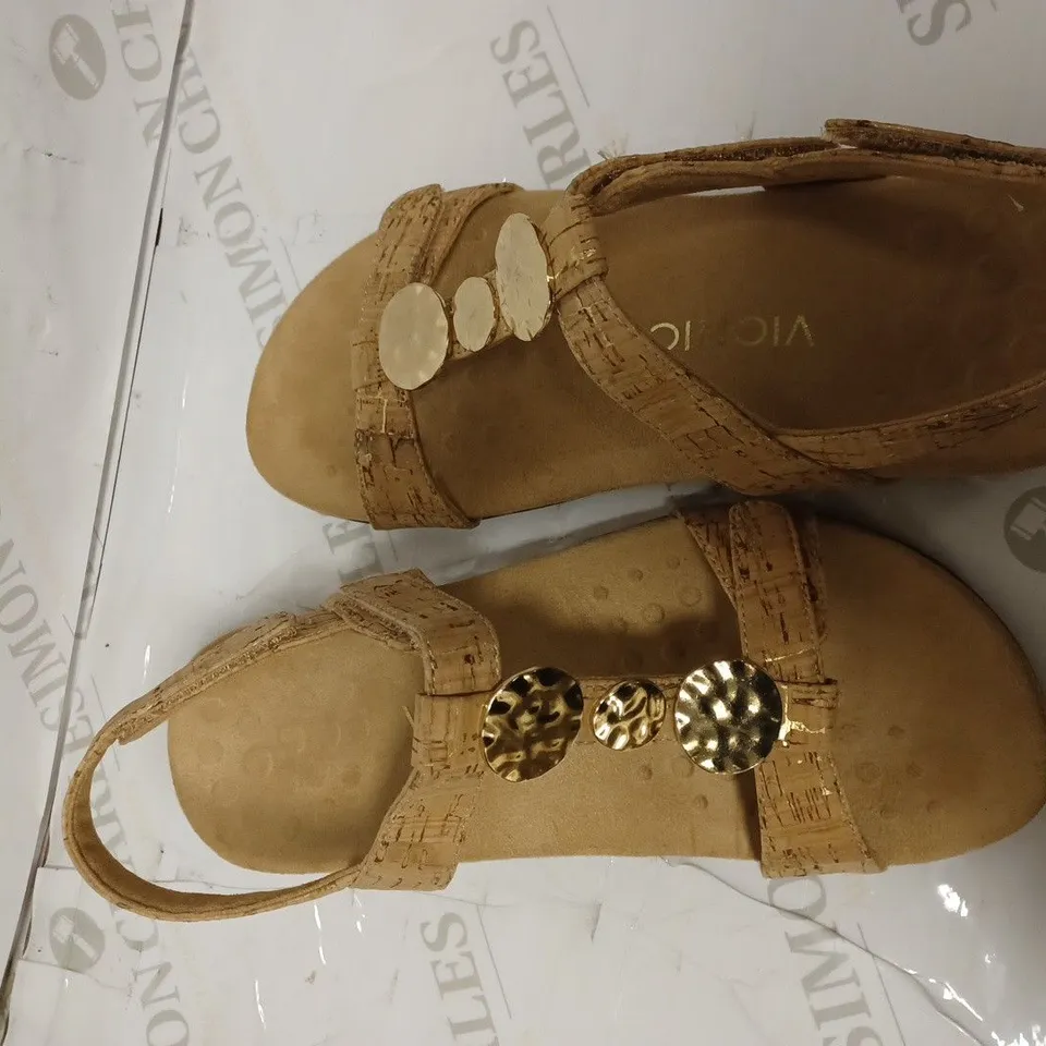 VIONIC REST FARRA GOLD CORK SANDALS