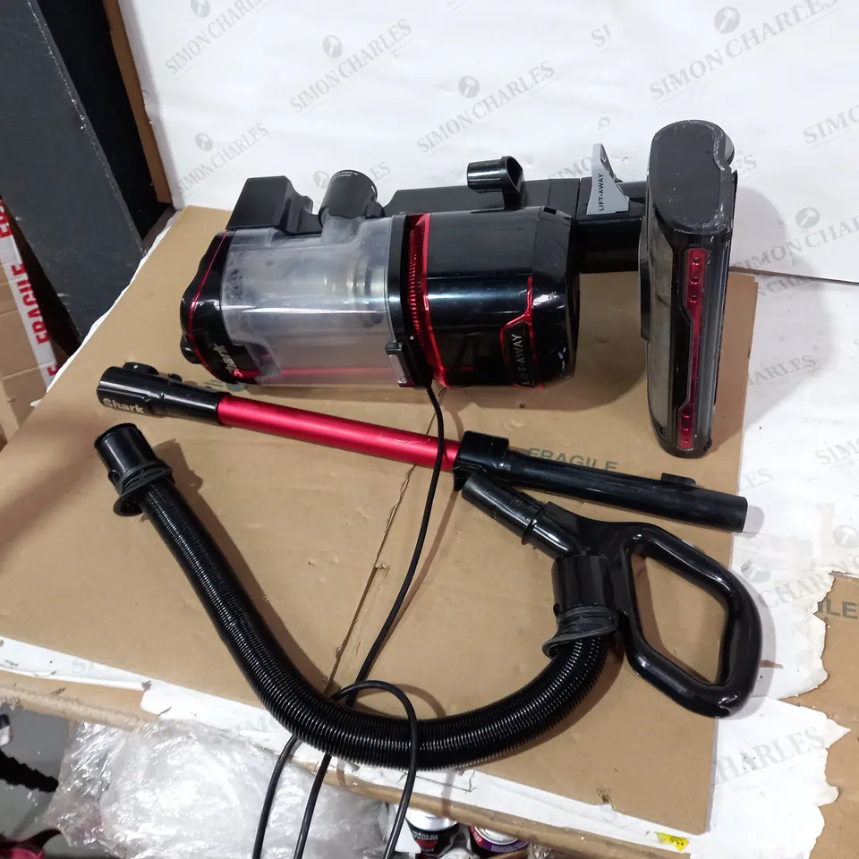 SHARK UPRIGHT VACUUM CLEANER NV602UKT