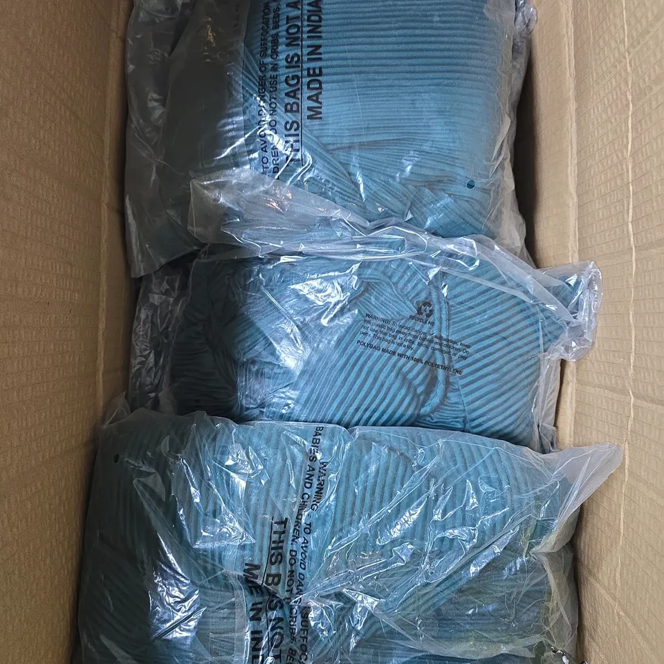 APPROXIMATELY 20 TAMSY MAXI DRESSES IN GREEN - ONE SIZE