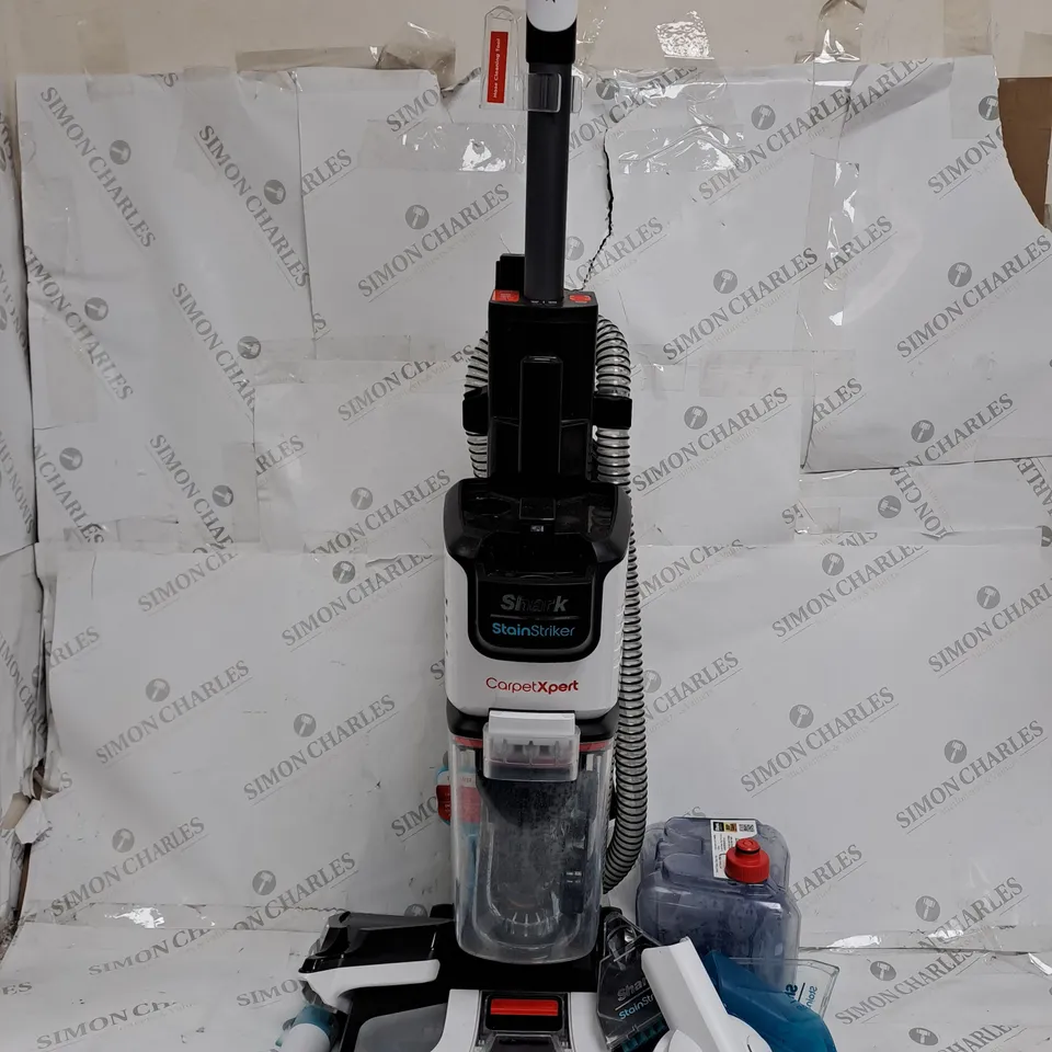 SHARK CARPET XPERT DEEP CARPET CLEANER & BUILT IN STAIN STRIKER EX200UK - COLLECTION ONLY