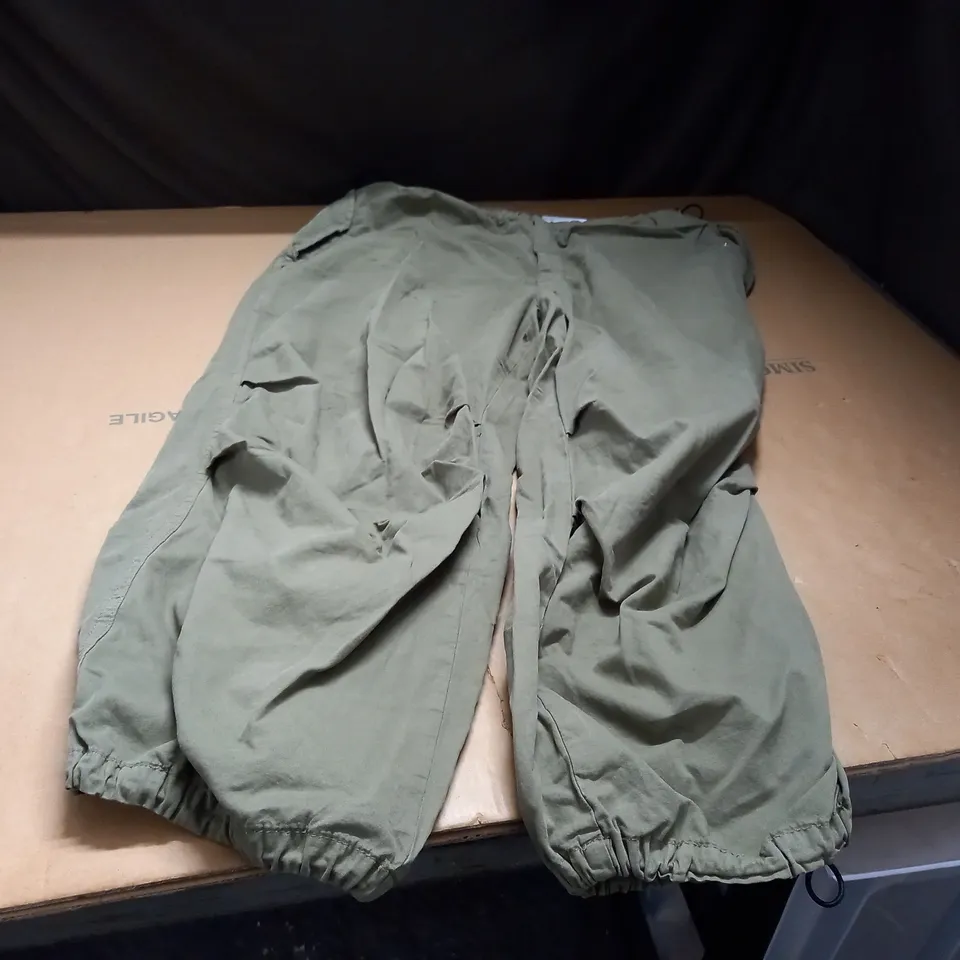 PAIR OF DRAWCORD WAIST KNEE DART OVERSIZED FLIGHT PANTS 32W 32L