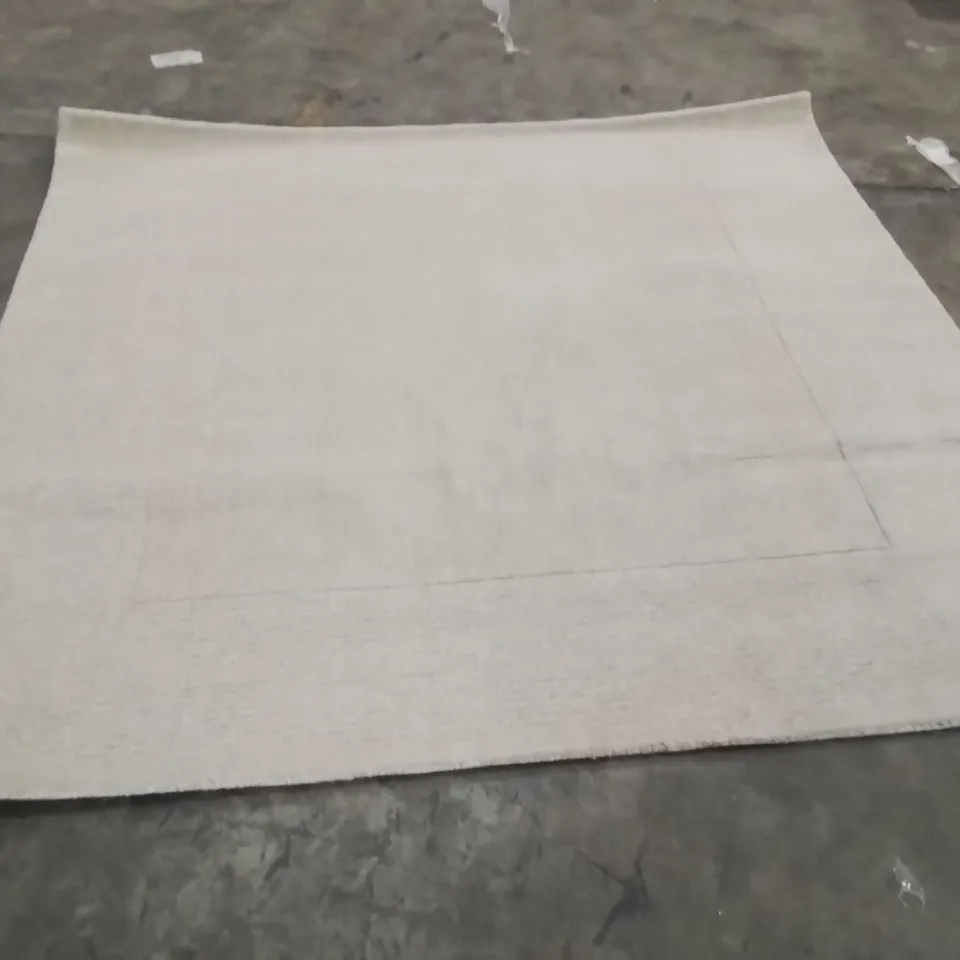QUALITY DESIGNER AREA RUG - APPROXIMATELY 200X200CM