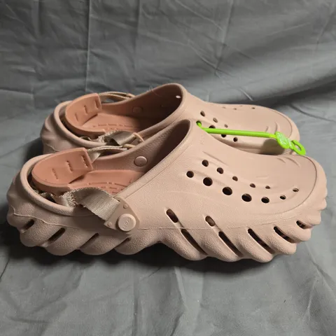 PAIR OF ECHO CLOG CROCS - UK SIZE M8 / W9