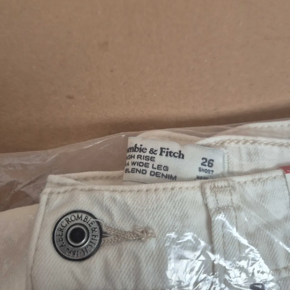 ABERCROMBIE & FITCH JEANS – HIGH RISE, SLIM LEG, LIGHT DENIM, UK 26 (US 26 SHORT)