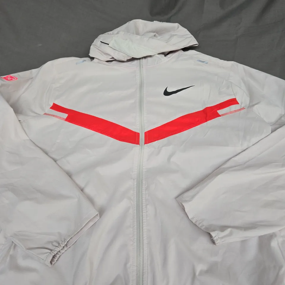 NIKE LIGHTWEIGHT RUNNING JACKET SIZE L