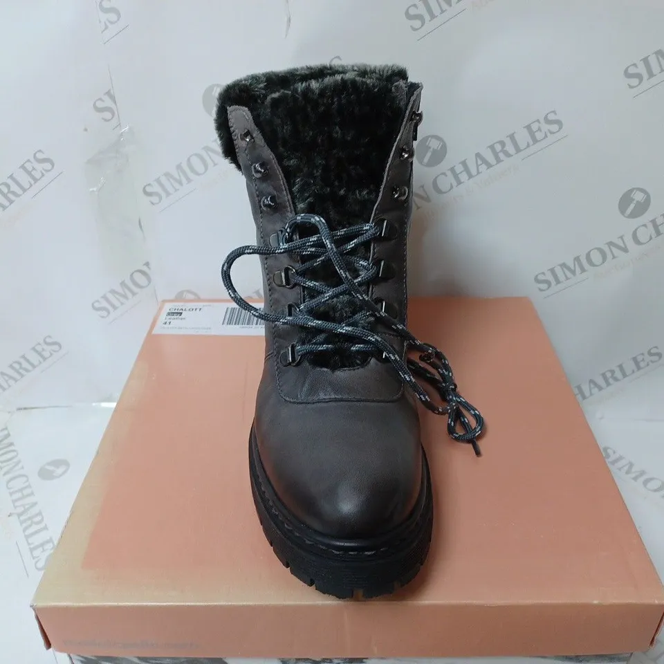 BOXED PAIR OF MODA IN PELLE CARLOTA HIKING BOOTS DARK GREY SIZE 8