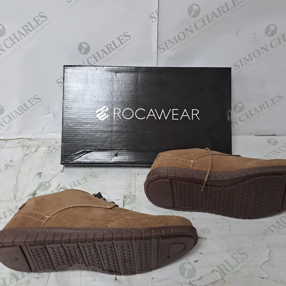 APPROXIMATELY 10 PAIRS  OF ROCAWEAR TAN LACE SHOES IN VARIOUS SIZES 
