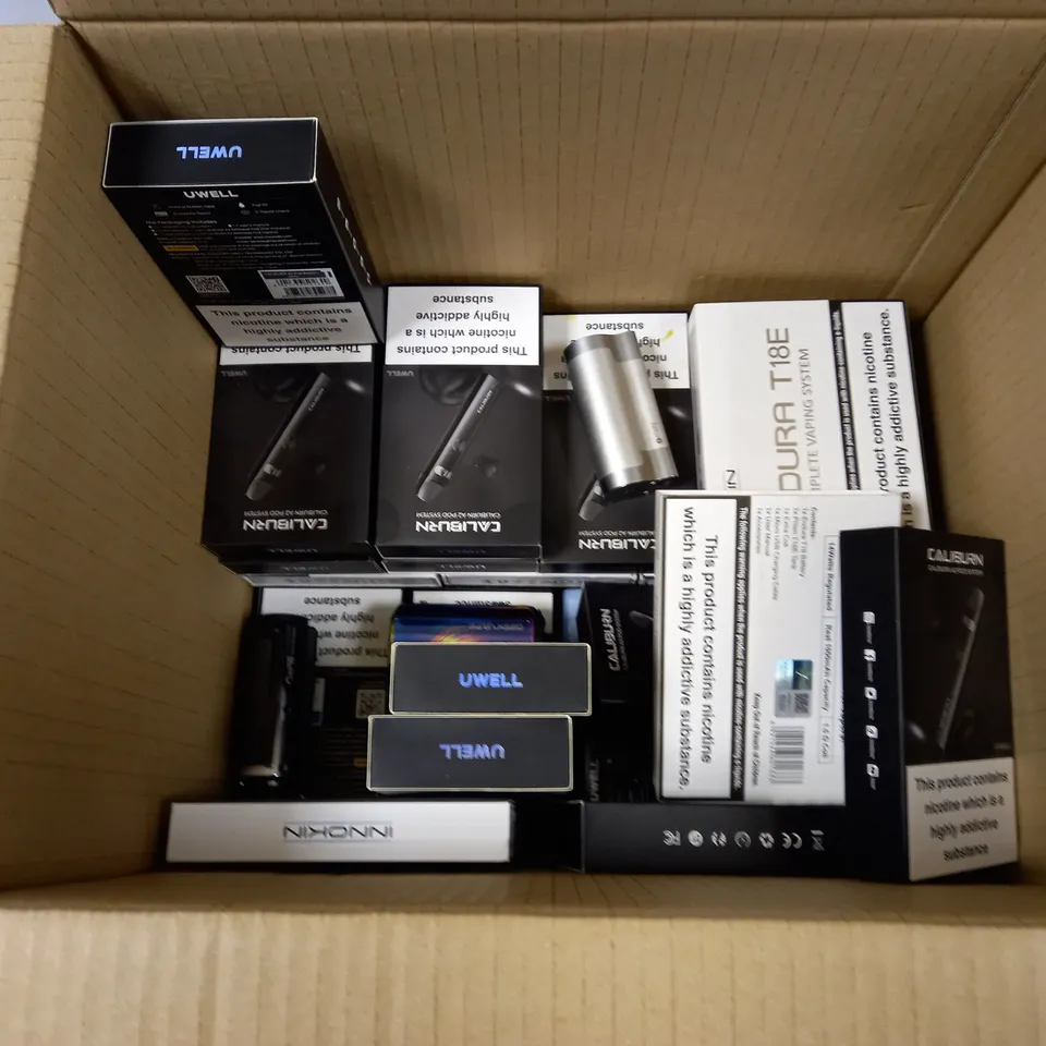 BOX OF APPROXMATELY 32 E-CIGARETTES AND LIQUIDS TO INCLUDE CALIBURN A2 POD SYSTEM, GEEKVAPE OBELISK 65, VOOPOO ARGUS GENE, ETC