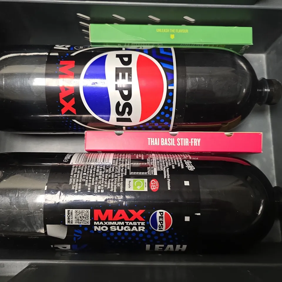 APPROXIMATELY 5 ASSORTED FOOD & DRINK ITEMS TO INCLUDE - PEPSI MAX , SIMPLY COOK NYONYA CURRY , SIMPLY COOK BAJA CALIFORNIA TACOS ETC