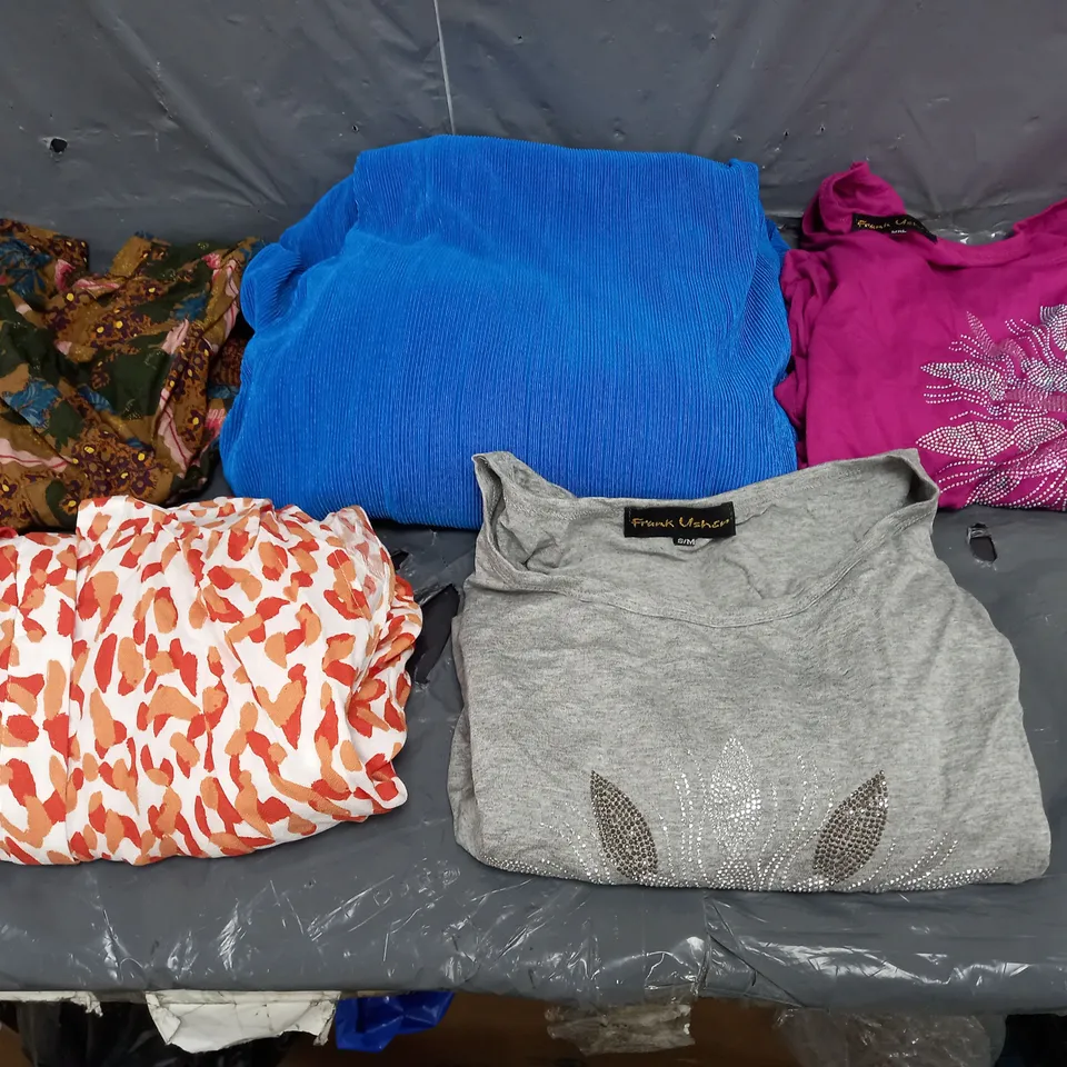 BOX OF APPROXIMATELY 10 ASSORTED PIECES OF CLOTHING IN VARIOUS STYLES, SIZES, AND BRANDS 