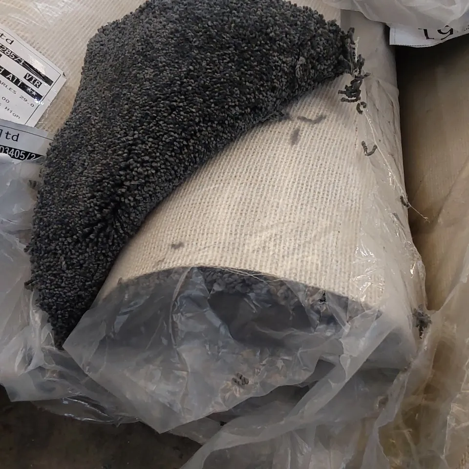 ROLL OF QUALITY ULTIMATE IMPRESSIONS PRIVILEGE CARPET // SIZE: APPROX 5 X 2m