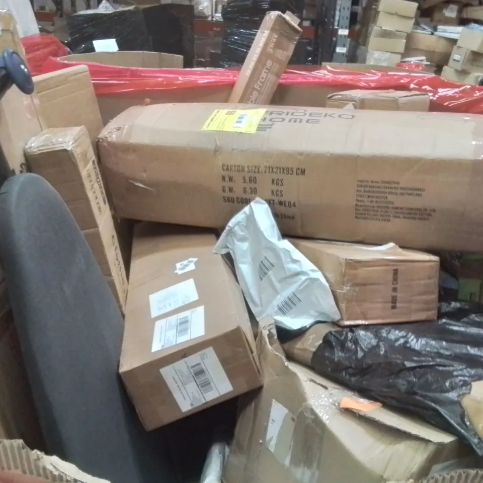 PALLET OF ASSORTED HOUSEHOLD GOODS AND PRODUCTS TO INCLUDE;POPUP BEACH TENT,BATHROOM MIRROR,LOGITECH KEYBOARD 