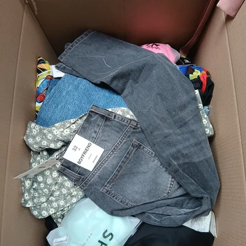 LARGE BOX OF APPROXIMATELY 20 ASSORTED CLOTHING ITEMS IN VARIOUS SIZES, STYLES AND COLOUR