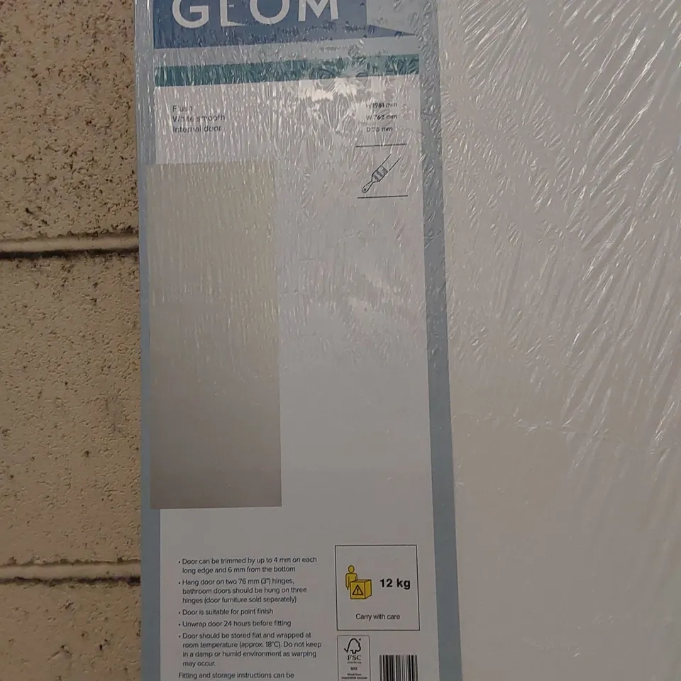 GEOM WHITE SMOOTH INTERAL DOOR // SIZE: 1981 X 762 X 35mm