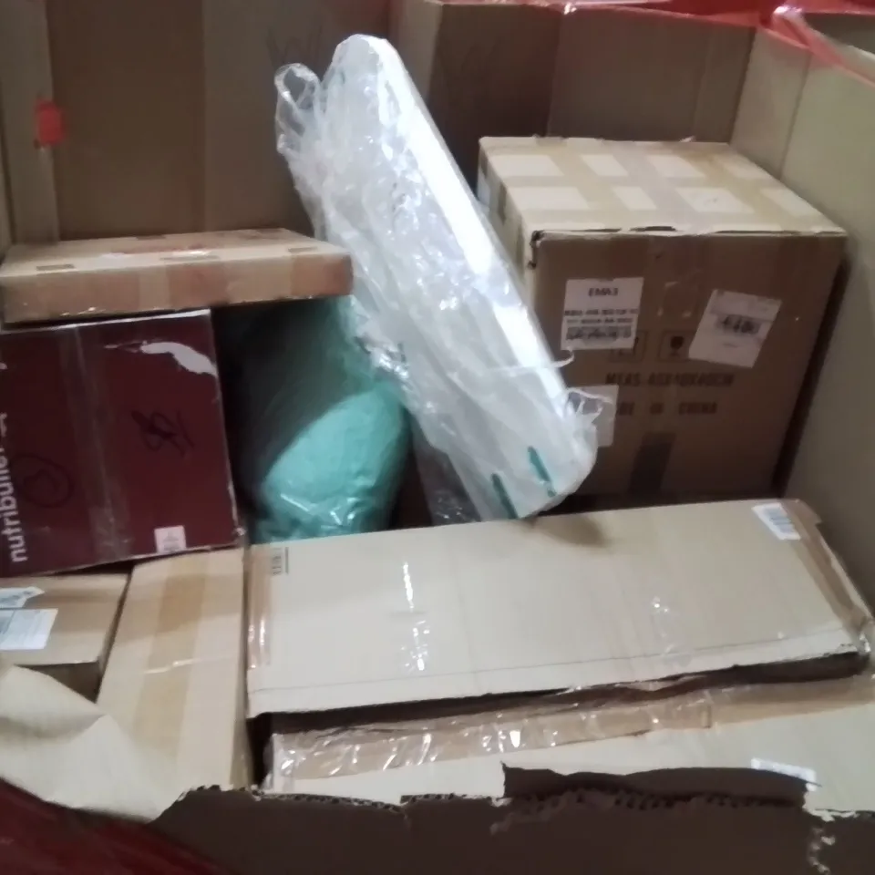 PALLET OF ASSORTED HOUSEHOLD GOODS AND PRODUCTS TO INCLUDE;LED TV,MATTRESS TOPPER,VANITY MIRROR