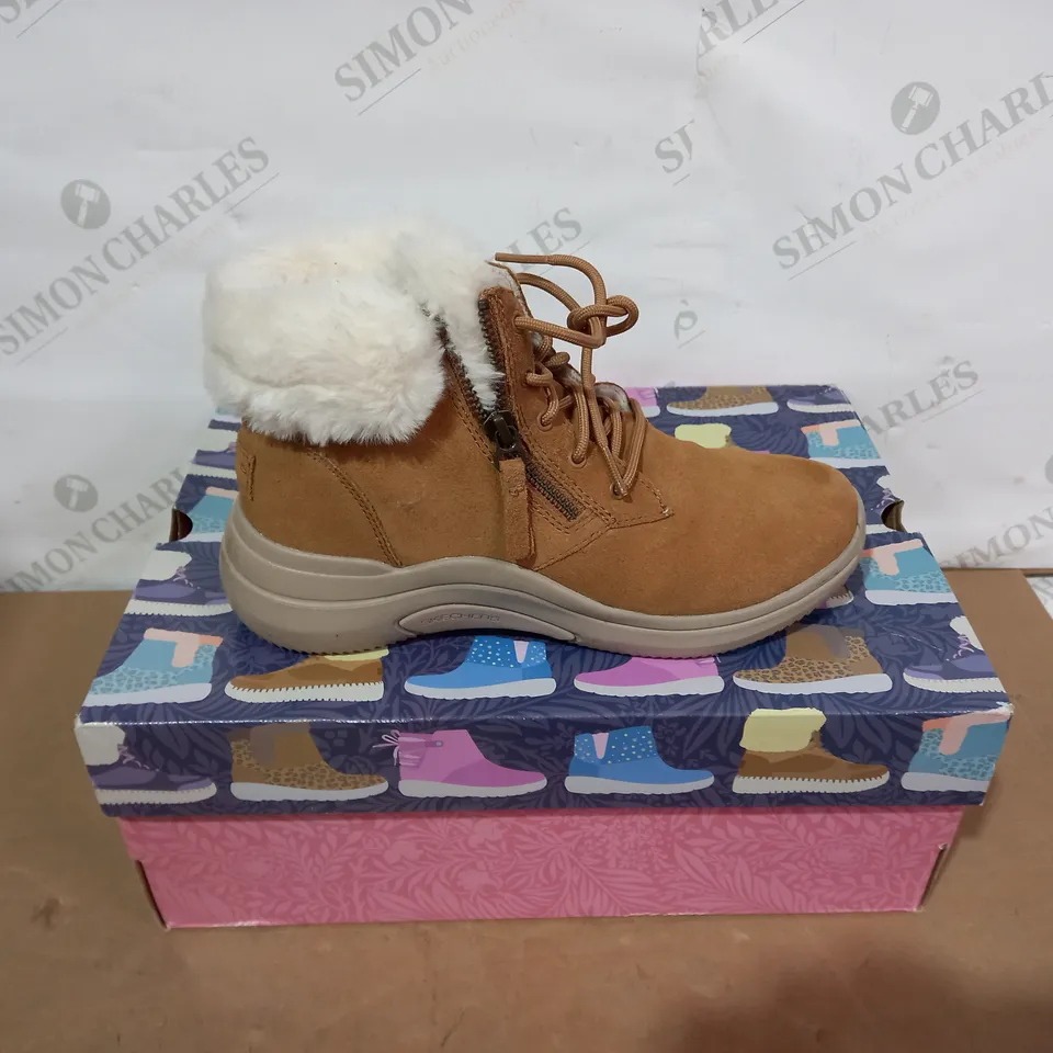 BOXED PAIR OF SKECHERS BROWN BOOTS - SIZE 3.5