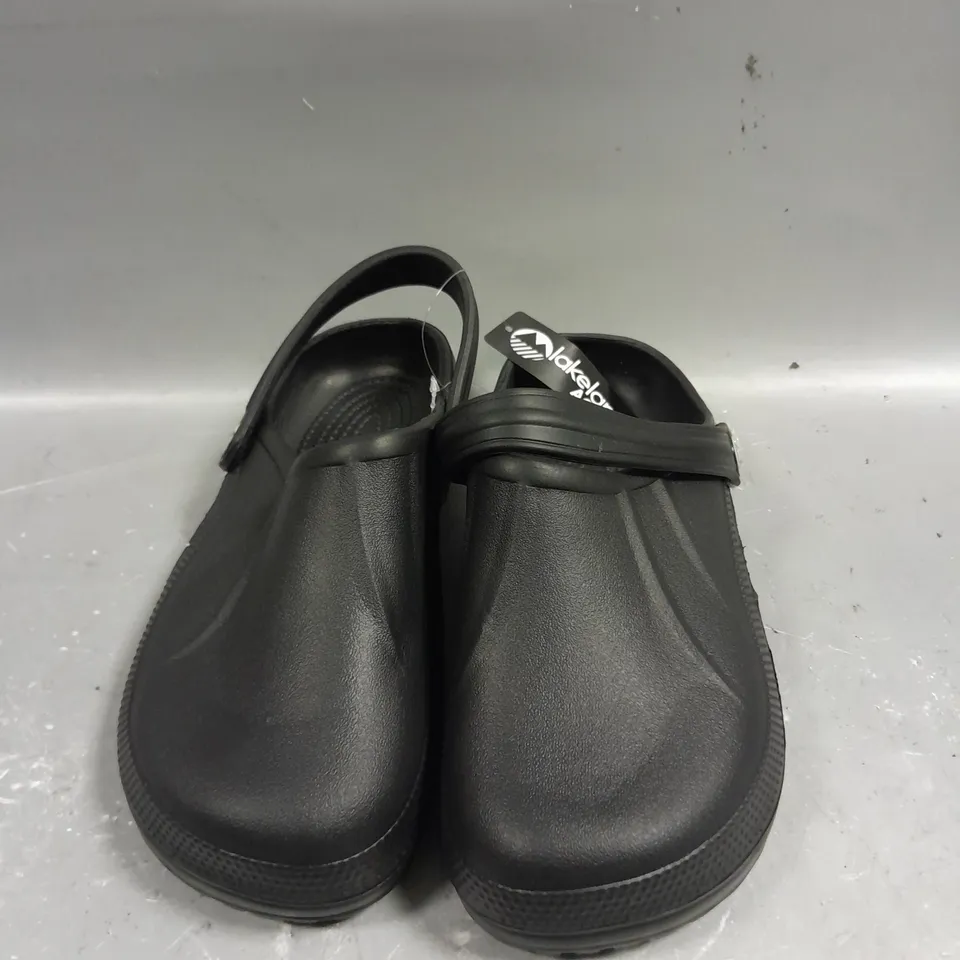 PAIR OF LAKELAND ACTIVE ALLONBY CLOGS IN BLACK - 7