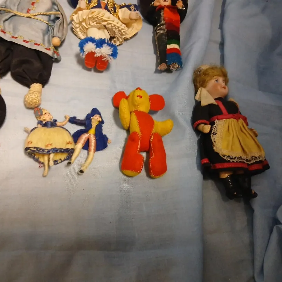 ASSORTED VINTAGE CLOTH DOLLS & PUPPETS – MIXED LOT (20+ PIECES)
