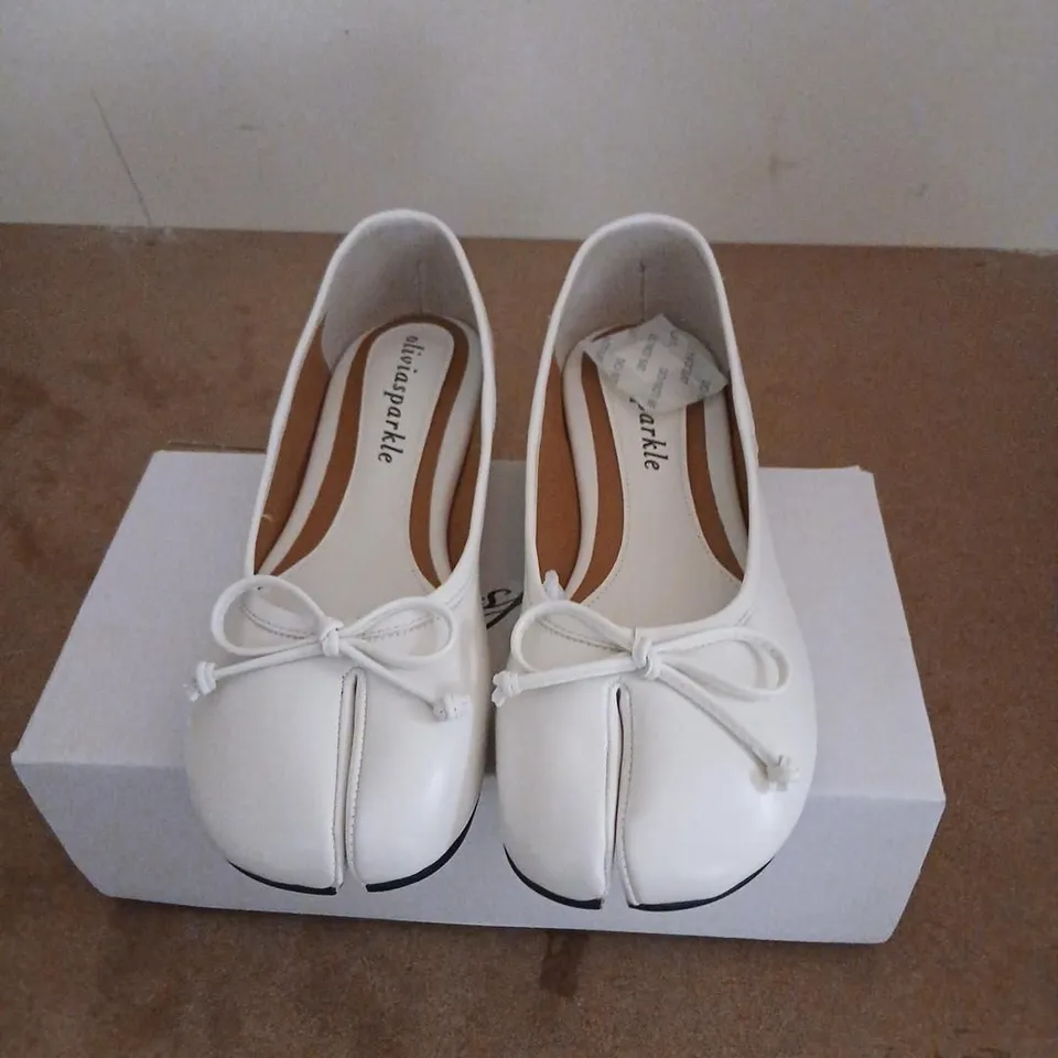 OLIVIA SPARKLE WHITE BALLET FLATS – BOXED