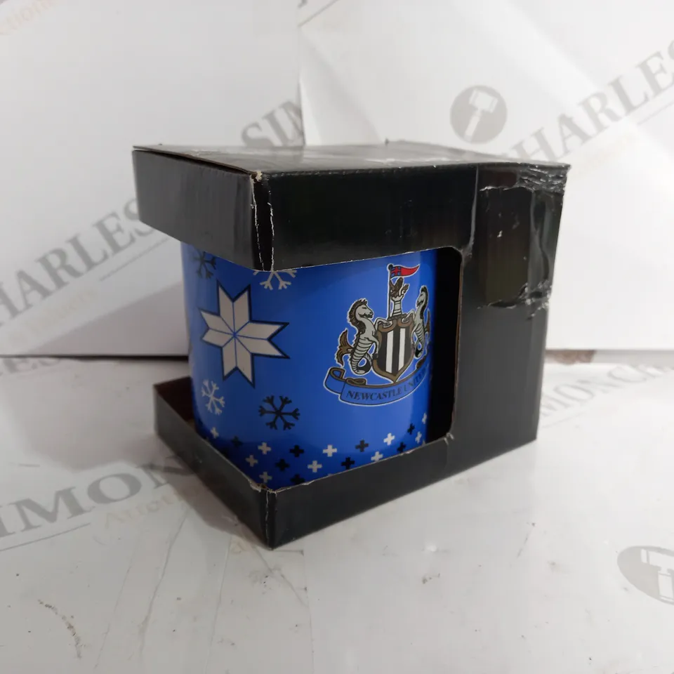 11 BOXED OFFICIALLY LICENSED FOOTBALL CLUB CREST MUGS TO INCLUDE 4 CHELSEA, 4 EVERTON, 1 NEWCASTLE, 1 ARSENAL, 1 ASTON VILLA