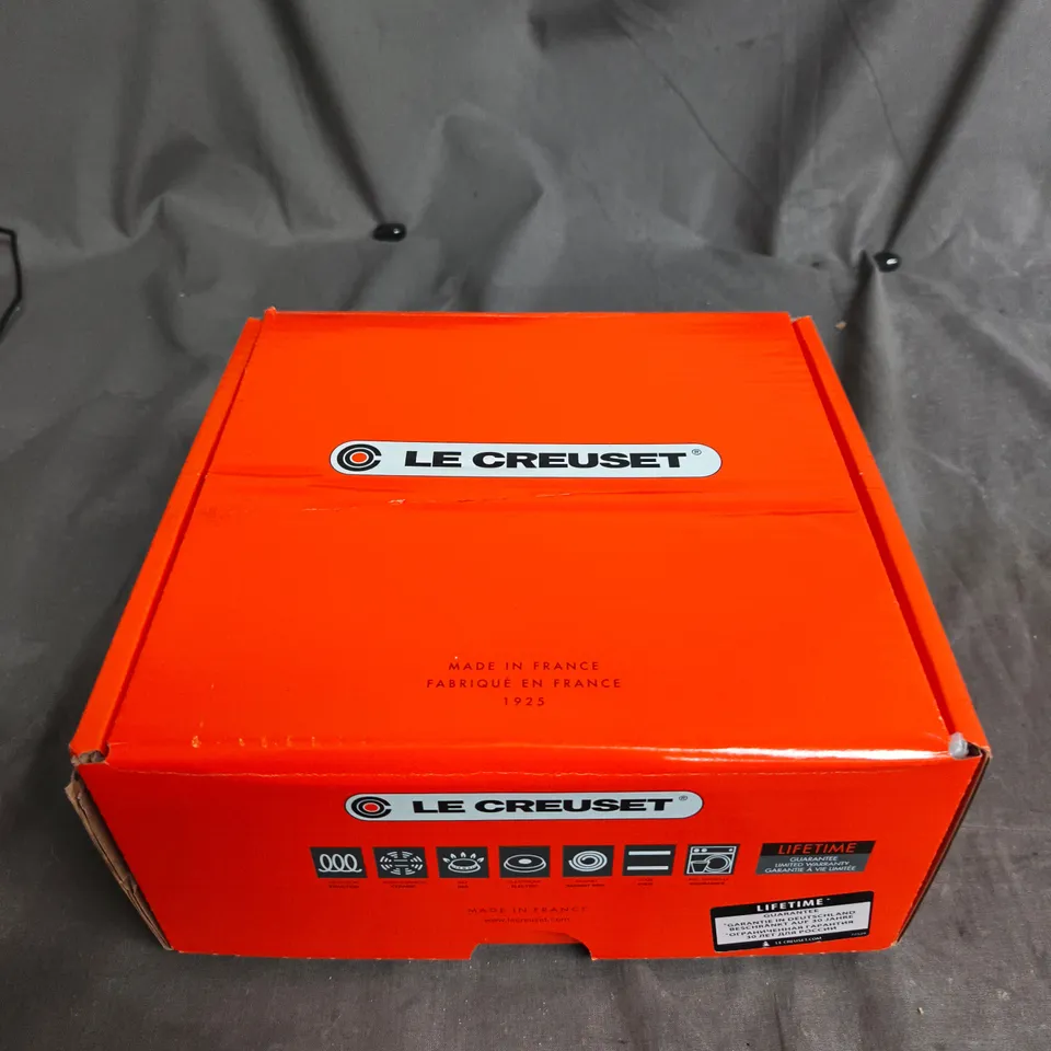 LE CREUSET BALTI DISH 20 CM – SHELL PINK (BOXED)