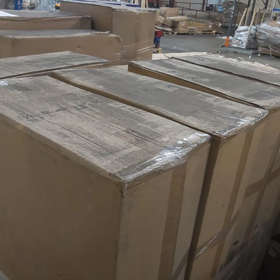 PALLET CONTAINING A LARGE QUANTITY OF ASSORTED GARDEN FURNITURE PARTS