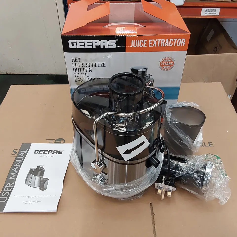 BOXED GEEPAS 600W STAINLESS STEEL ELECTRIC CENTRIFUGAL JUICER (1 BOX)